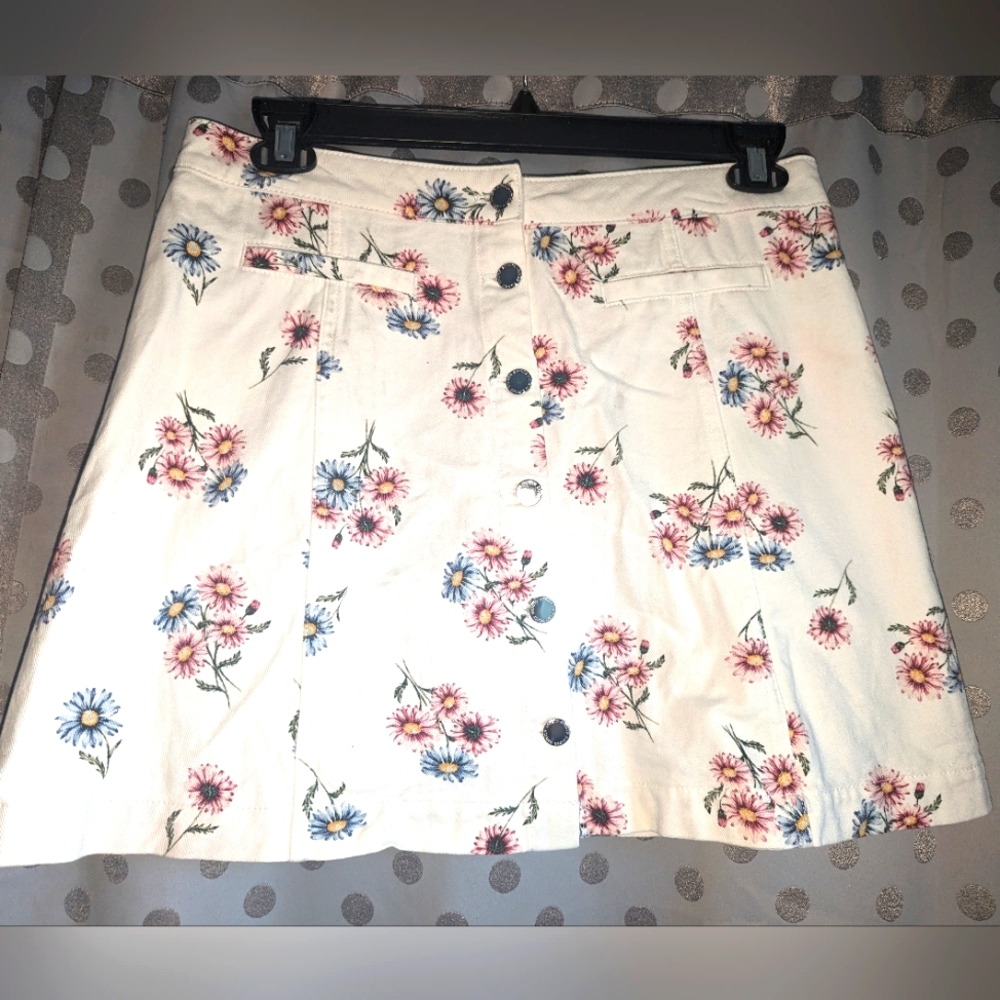 DIVIDED Denim Floral Mini Skirt w/Faux Button Detail 12